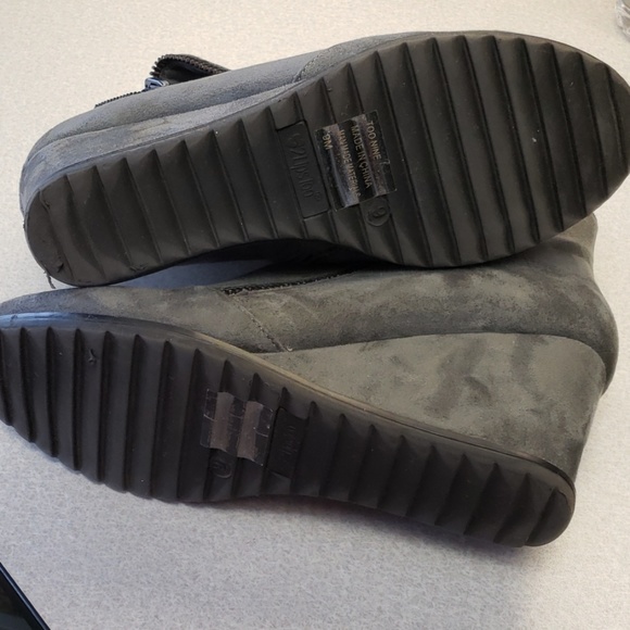 Booties - Picture 5 of 6